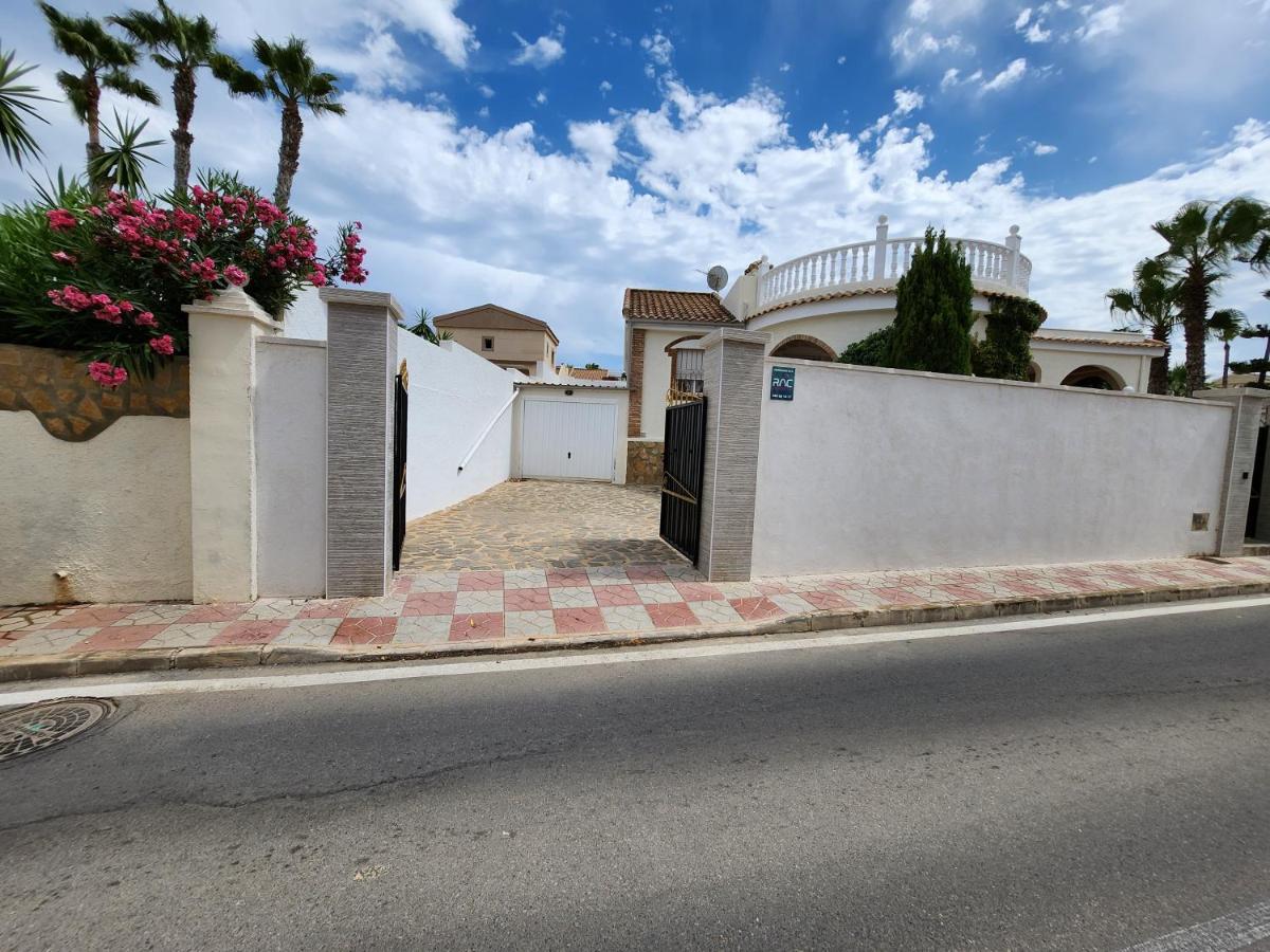 Villa Casa Blanca La Grande - Swimming Pool - Jacuzzi Xxl - 2,4km - Airport 12 Km - Center 1km